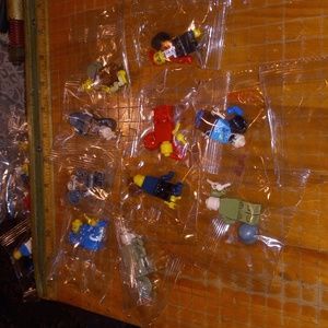 Lego lot 7 this lot has 10 never opened leg mini people